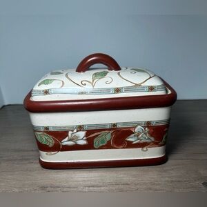 Pfaltzgraff Vintage Mission Flower Kitchen Keeper Covered‎ Dish 6-3/4"L.